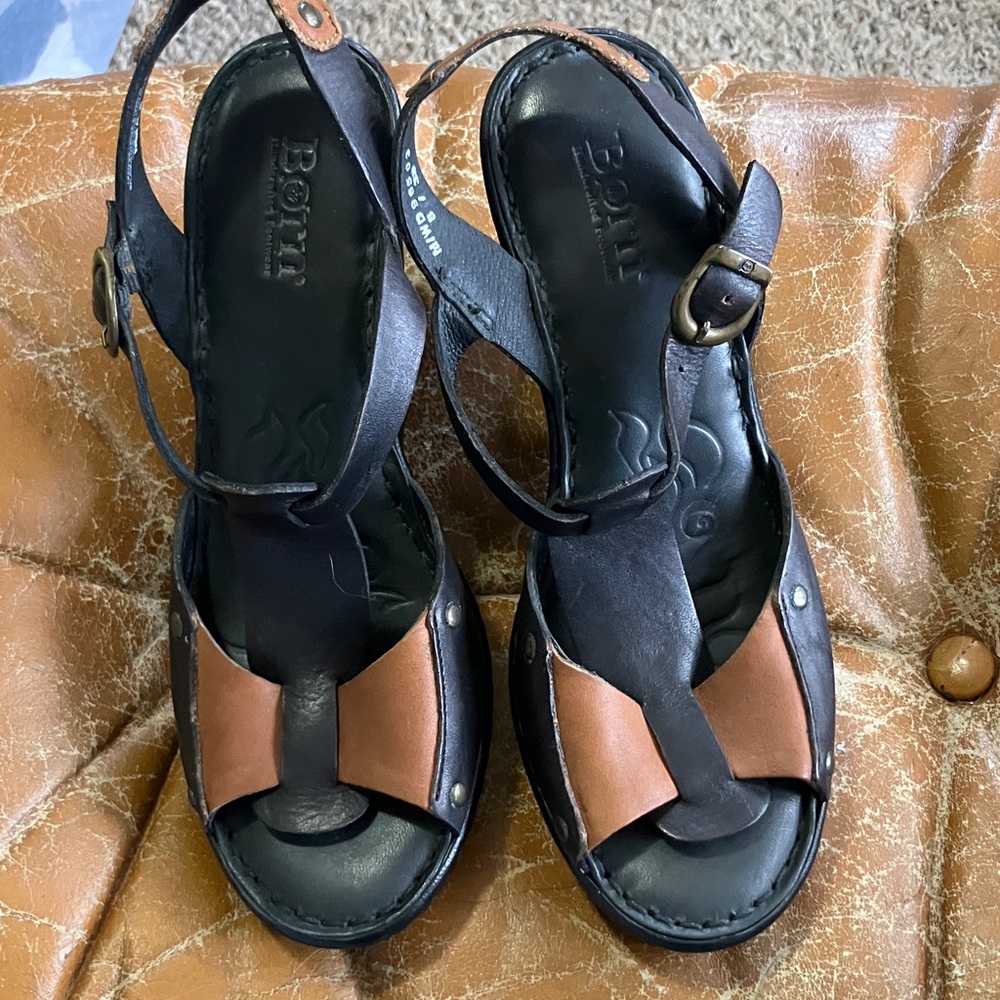 Born Two-Tone Leather T-Strap Sandals wedges 1970’s- Black & Brown 8 - Picture 4 of 9